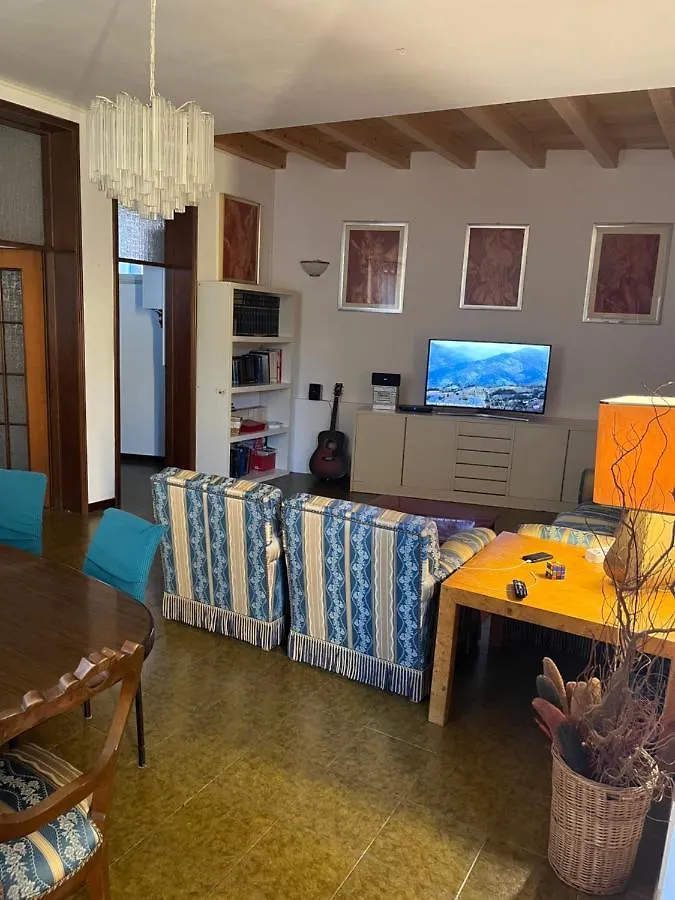 Suite 23 Bologna 0*,
